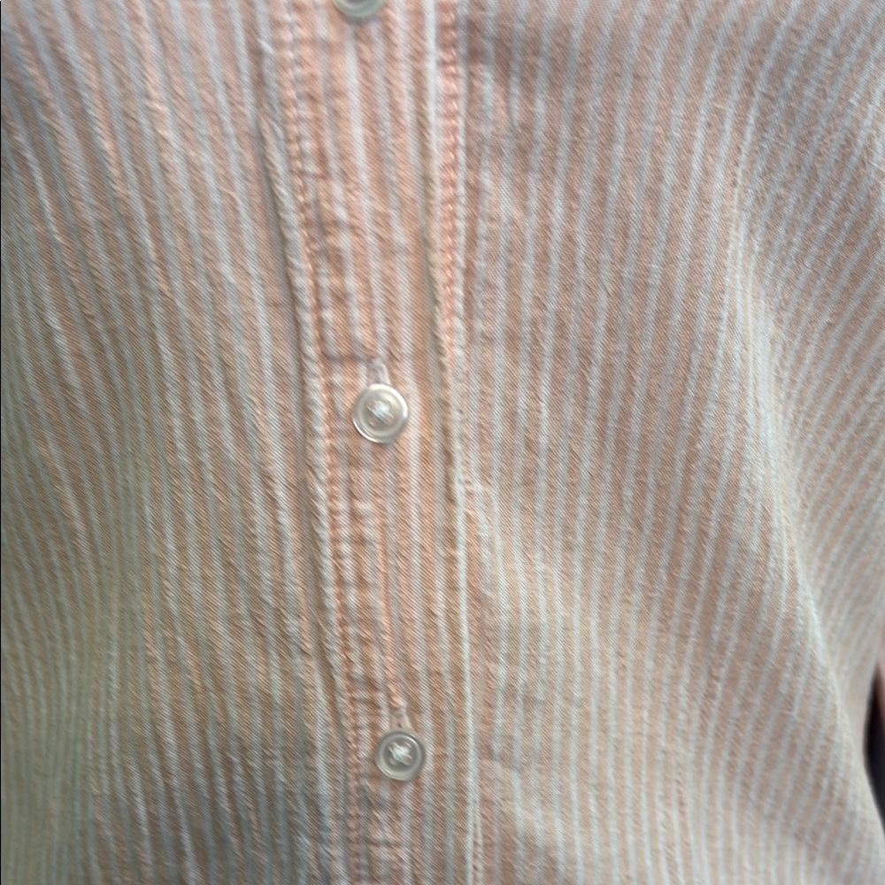 Hippie Rose Cream & peach 🍑 Button Down Shirt w/ Collar - Picture 4 of 13